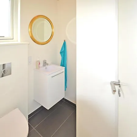 4 Bedroom Stunning In Logstrup Hjarbæk