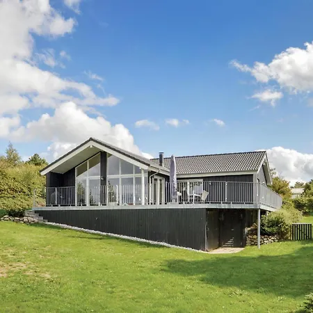 4 Bedroom Stunning In Logstrup 度假居 Hjarbæk