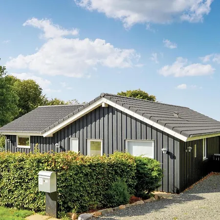 4 Bedroom Stunning In Logstrup 度假居